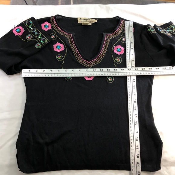 Joseph A finely knit sweater embellished floral - Picture 6 of 8